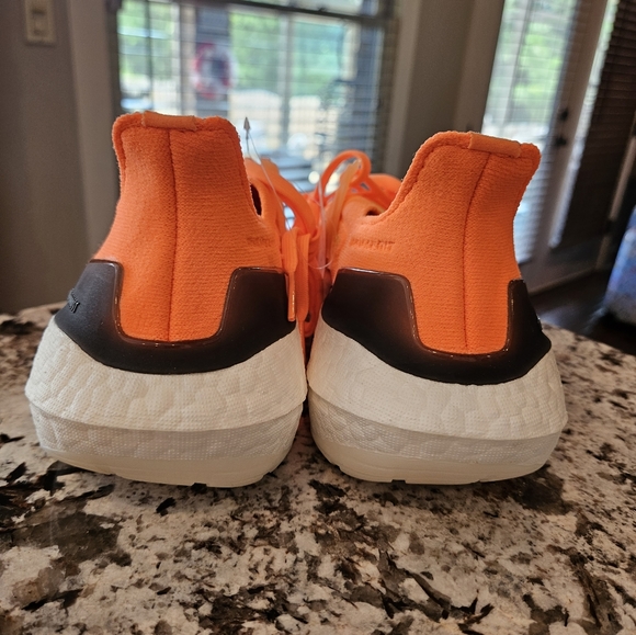 Adidas UltraBoost 21 ‘Screaming Orange’ M8 - Picture 5 of 10